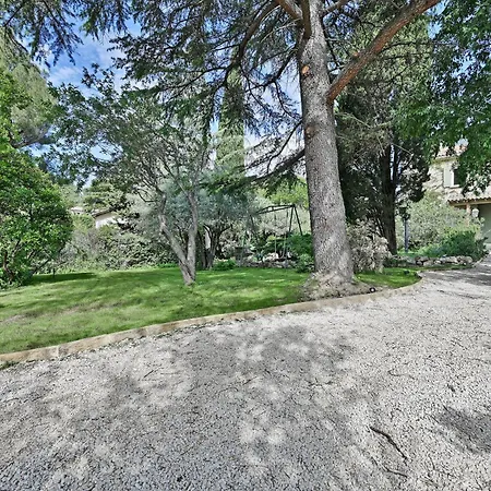 Avec Piscine - 5 Min D'avignon Les Angles (Gard)